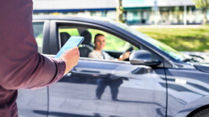 ANAF a descoperit o fraudă de 175 de milioane de lei la firme de ride-sharing: Contracte fictive și sute de mașini fără case de marcat | AUDIO