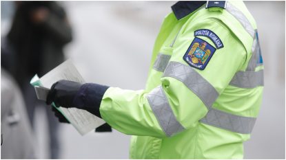 Șeful Poliției din Orăștie a fost prins încălcând mai multe reguli de circulație și s-a ales cu dosar penal. Reacția IPJ Hunedoara | AUDIO