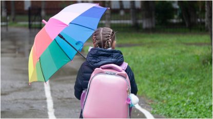 Școli închise miercuri în cinci județe, în urma codului roșu de ploi anunțat de meteorologi | AUDIO