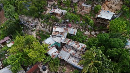 Jamaica se confrunt&#259; cu pagube uria&#537;e dup&#259; uraganul Melissa. Cinci milioane de tone de moloz blocheaz&#259; drumurile &#537;i accesul la servicii esen&#539;iale | AUDIO