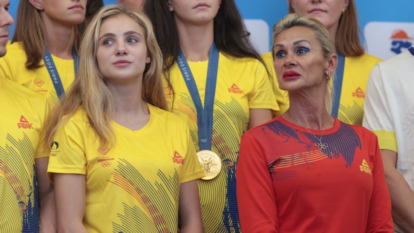 Camelia Voinea se întoarce la antrenamente după ce Tribunalul București i-a admis cererea de suspendare a deciziei luate de FRG: „Mă întorc la sportivele mele”