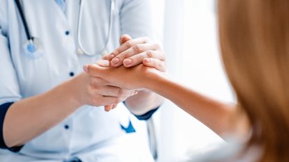 Întrerupere de sarcină gratuită pentru femeile din UE, prevede un proiect care urmează să fie votat în Parlamentul European. Autoarea proiectului: Inițiativa ar elimina această povară financiară | AUDIO