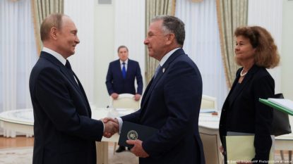 Dezv&#259;luiri Bloomberg: Steve Witkoff l-a sf&#259;tuit pe consilierul pre&#537;edintelui Putin cum s&#259;-l conving&#259; pe Trump s&#259; accepte un plan de pace favorabil Moscovei | AUDIO