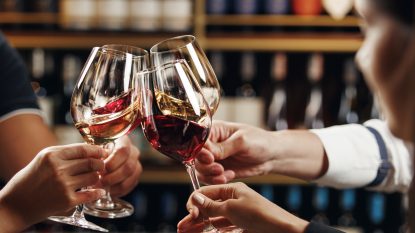 DNSC avertizează asupra anunțurilor false privind vânzarea de bilete pentru evenimente și petreceri de Revelion | AUDIO