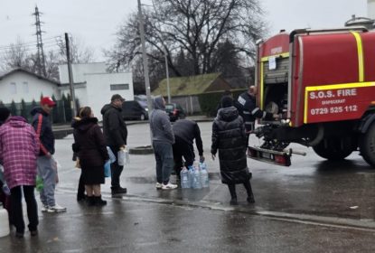 Zeci de mii de locuitori din județele Prahova și Dâmbovița încă nu au apă potabilă după 48 de ore