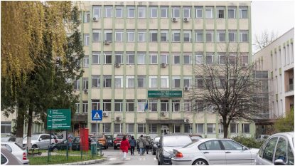 Cluj: Premieră în sistemul medical românesc. Pacienții de la Institutul Oncologic din Cluj poartă brățări inteligente, care permit localizarea lor în timp real | AUDIO