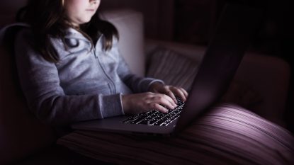 Semnal de alarmă tras de Europol în privința racolării online a copiilor, șantajați să ucidă pentru bani. Mafia îi abordează pe minori inclusiv pe chat-urile de jocuri video | AUDIO