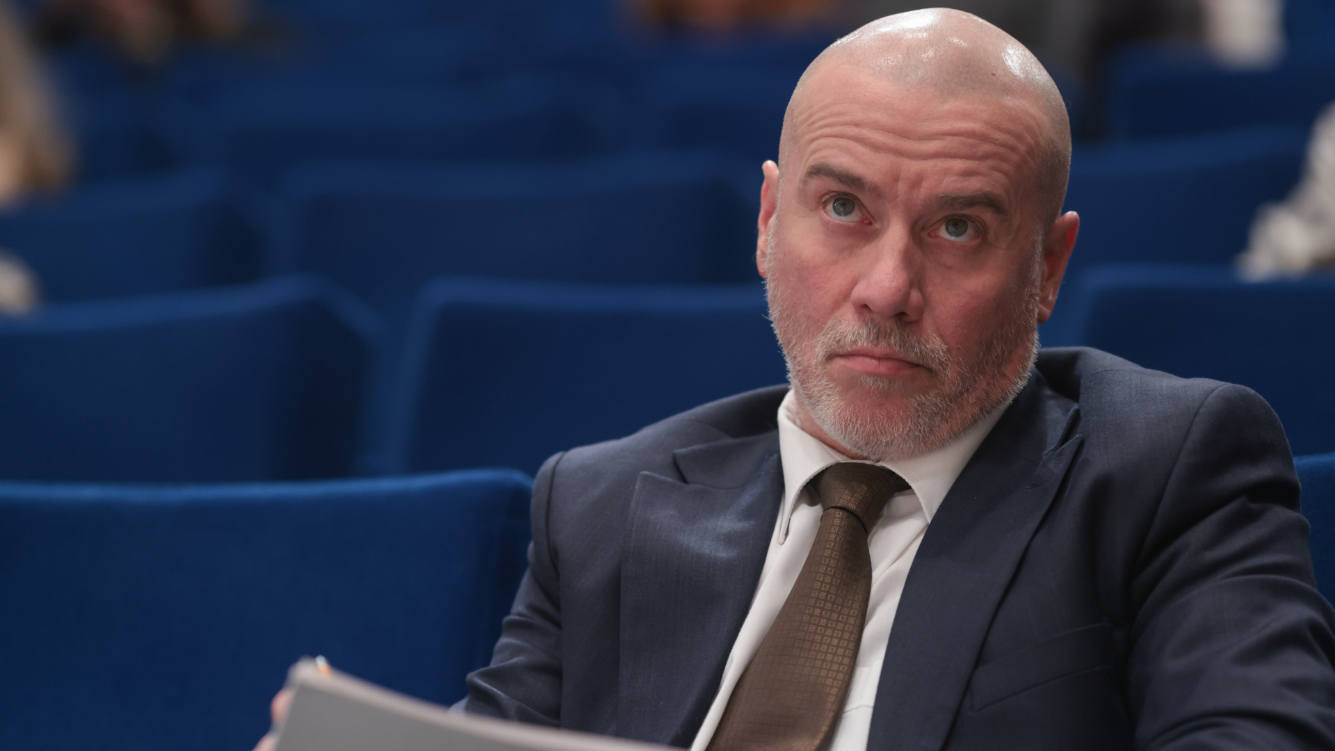 Ministrul Culturii retrage proiectul pilot care le-ar fi impus actorilor să raporteze în scris activitatea de la teatru: „Nu doresc să vin cu o soluție forțată” | AUDIO