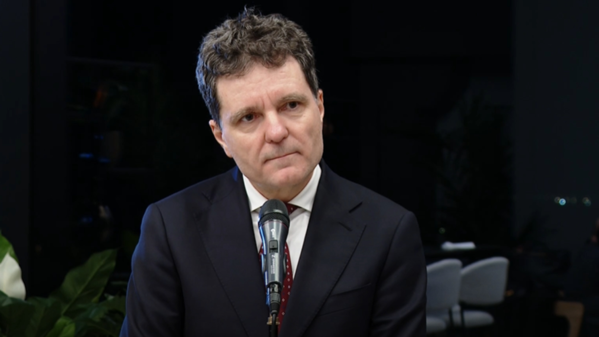 Nicușor Dan, după reuniunea informală a Consiliului European: Comisia s-a angajat să vină cu propuneri privind modul de stabilire a prețului energiei, una dintre priorități fiind reducerea acestuia