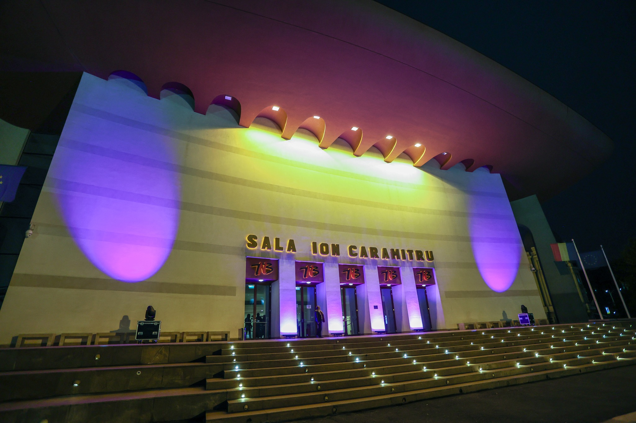 Actorii de la TNB protestează în urma directivei care stabilește norma de opt ore la serviciu. Maia Morgenstern atrage atenția: Lucrăm oricum „opt ore pe zi. Minimum”. | AUDIO