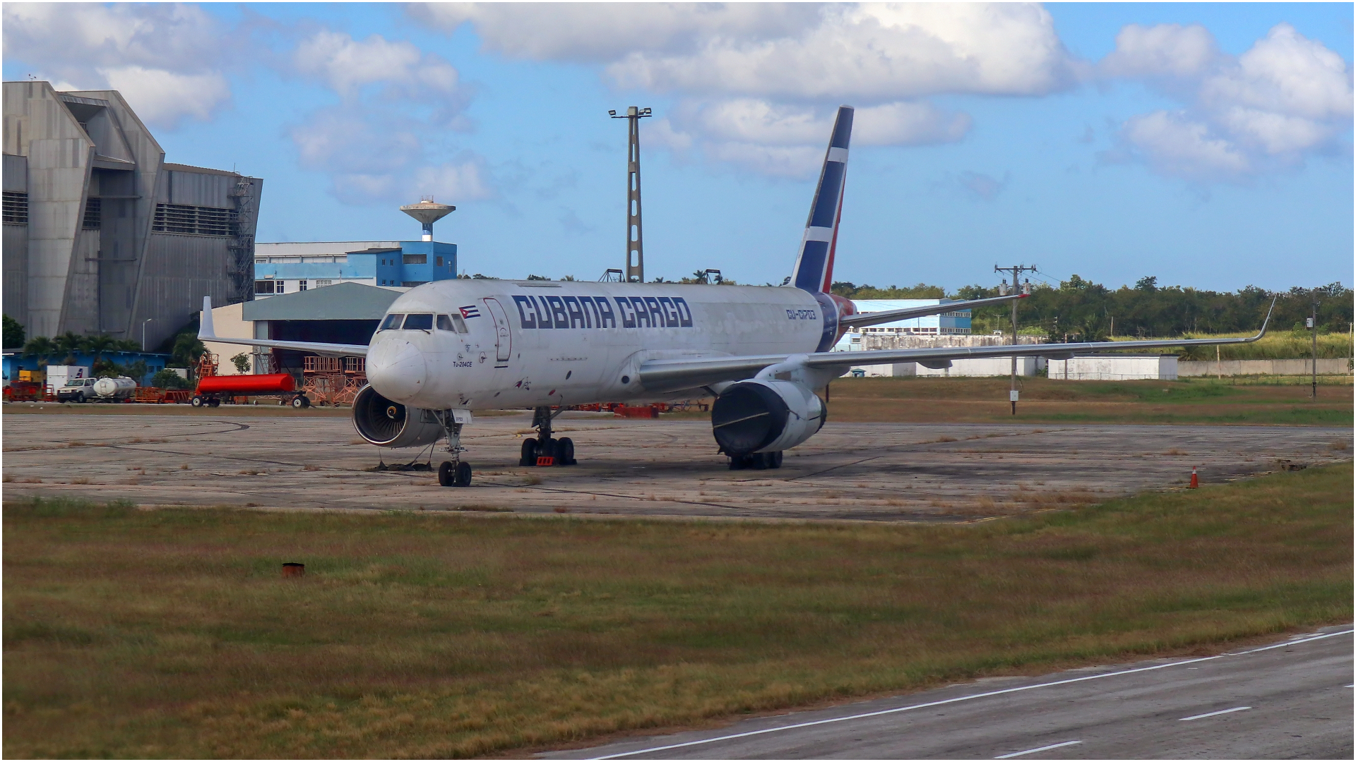 Criza combustibilului în Cuba. Autoritățile au tăiat kerosenul pentru companiile aeriene, în contextul în care SUA blochează aprovizionarea țării | AUDIO