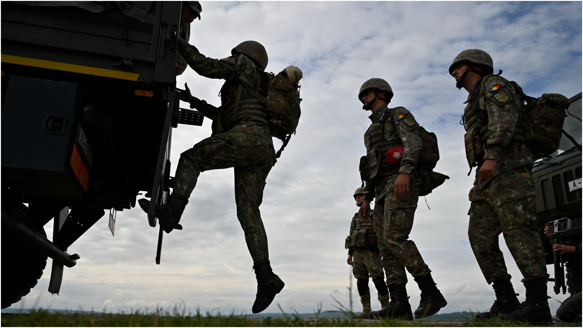 Centrele militare județene vor trece în subordinea Ministerului Apărării de la 1 ianuarie 2027, anunță premierul | AUDIO