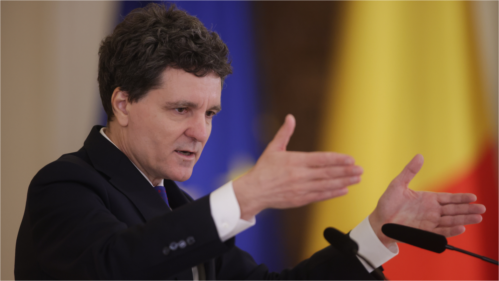 Trei nume ia în calcul președintele Nicușor Dan pentru funcţiile de directori ai SRI și SIE | AUDIO