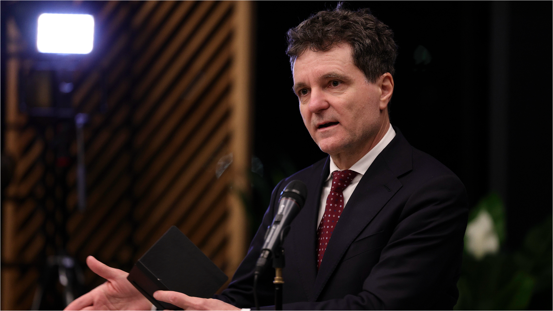 Președintele Nicușor Dan, live, în emisiunea „Piața Victoriei”: „Adjuncții nu contează în direcția în care Parchetul General, DNA, DIICOT o iau”.Domnii Voineag și Florența „au candidat și au trecut de un test la Ministerul Justiției” | LIVE TEXT | VIDEO