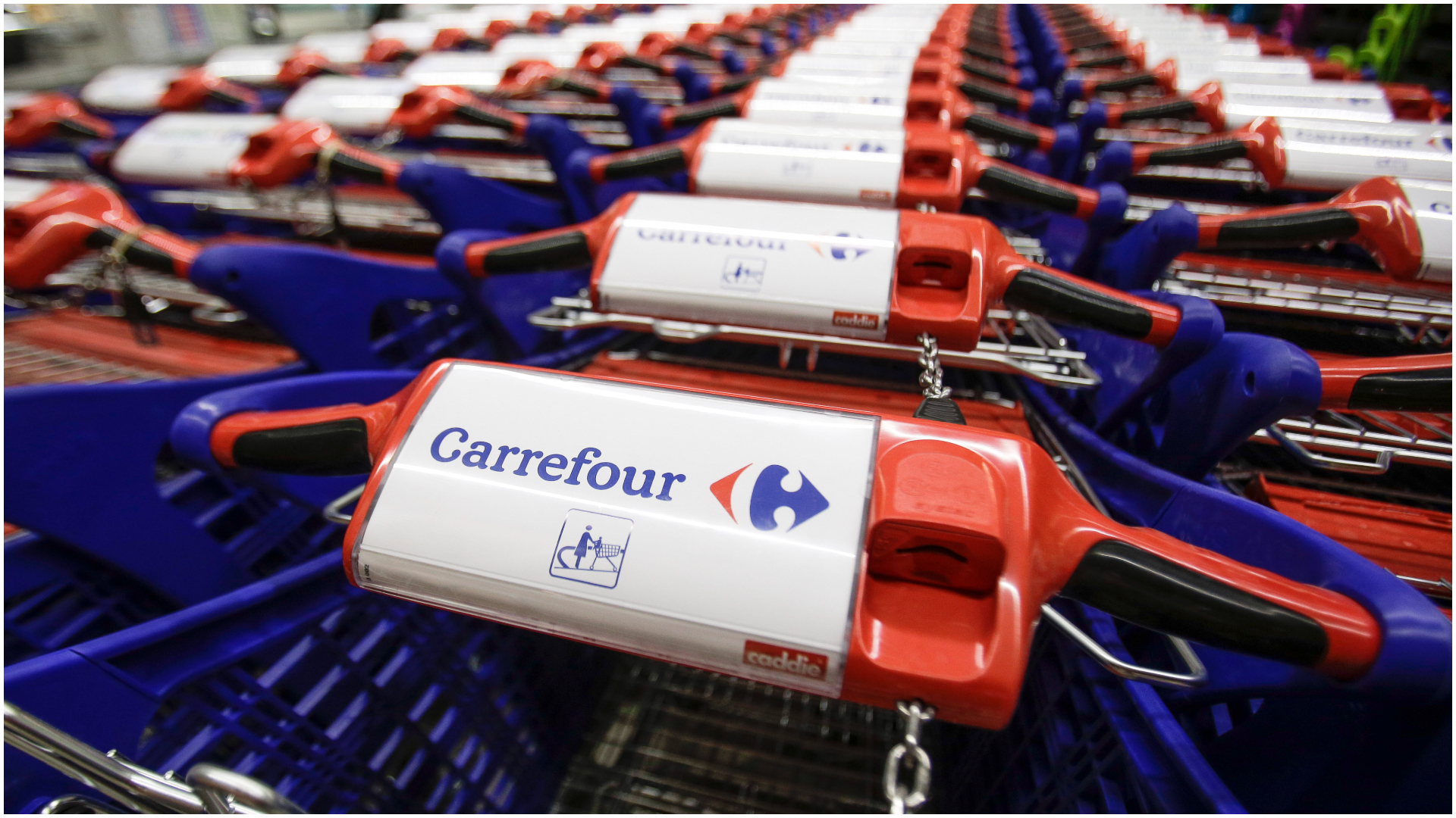 Frații Pavăl, proprietarii Dedeman, ar urma să cumpăre magazinele Carrefour România. Finalizarea tranzacției, așteptată în al doilea semestru al anului | AUDIO