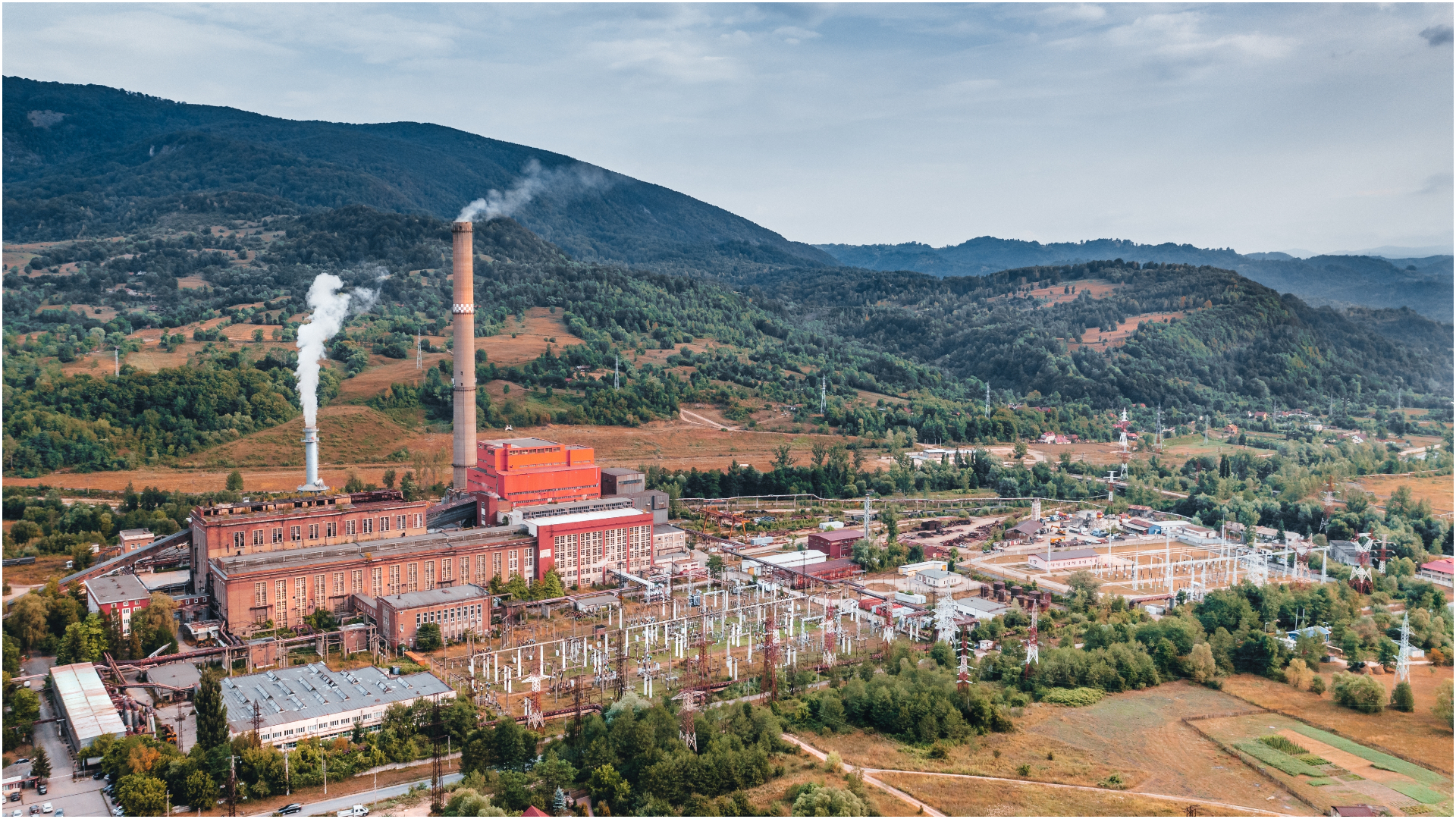 Termocentrala Paroșeni, oprită luni din cauza unei defecțiuni. Echipe tehnice intervin pentru remedierea problemei | AUDIO