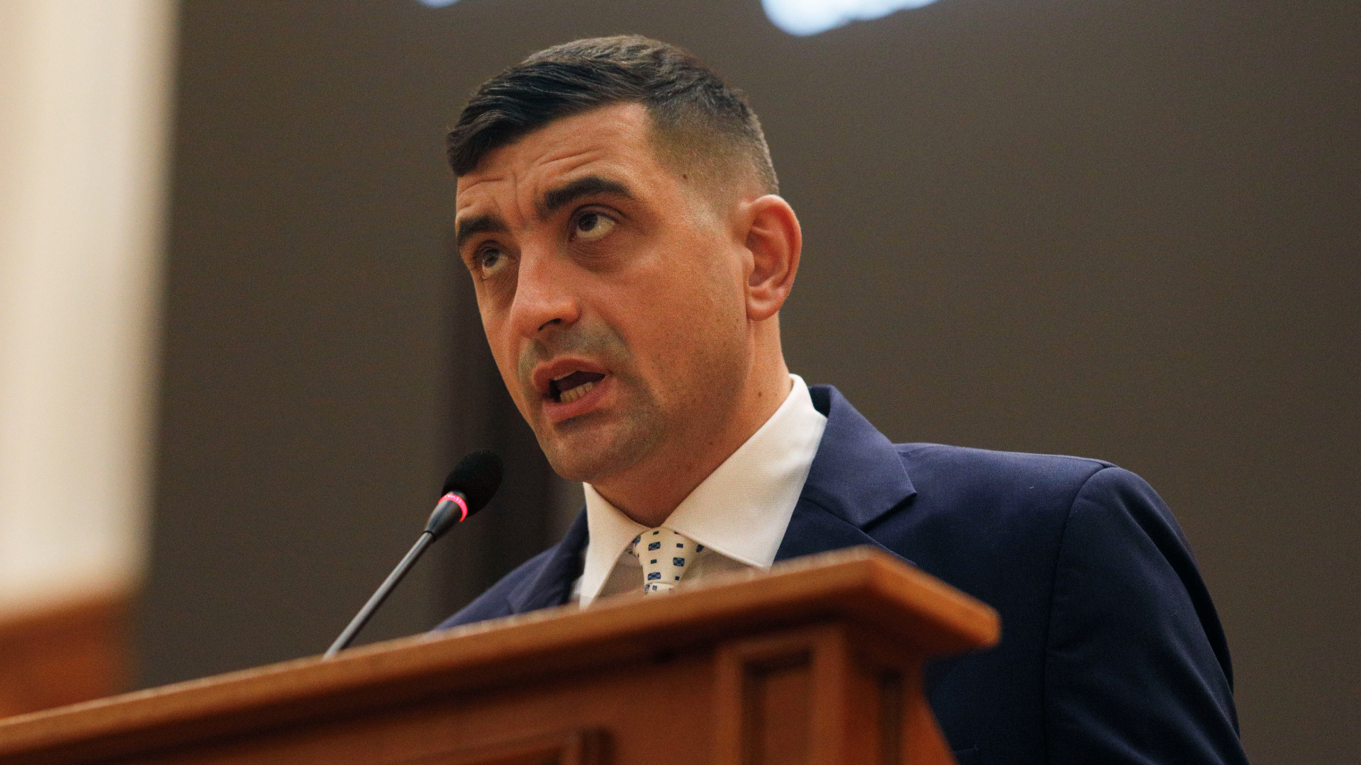 George Simion pune condiții partidelor pentru posibile viitoare negocieri: AUR cere votarea a trei legi în Parlament | AUDIO