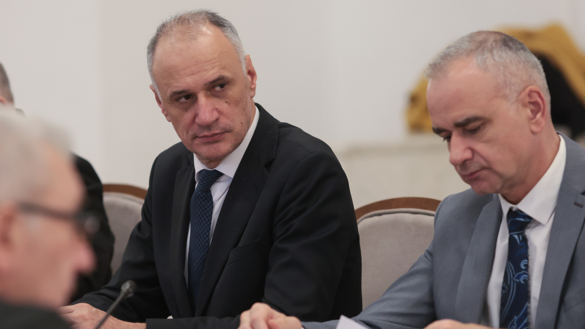 Liderul senatorilor USR, Sorin Șipoș, acuză PSD că blochează eliminarea pensiilor speciale ale aleșilor locali | AUDIO