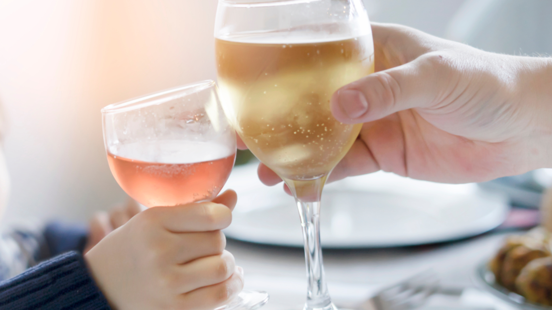 Germania: Copiii de 14 ani nu vor mai avea voie să consume bere și vin, nici măcar sub supravegherea părinților. Permisiunea datează din 1952 | AUDIO