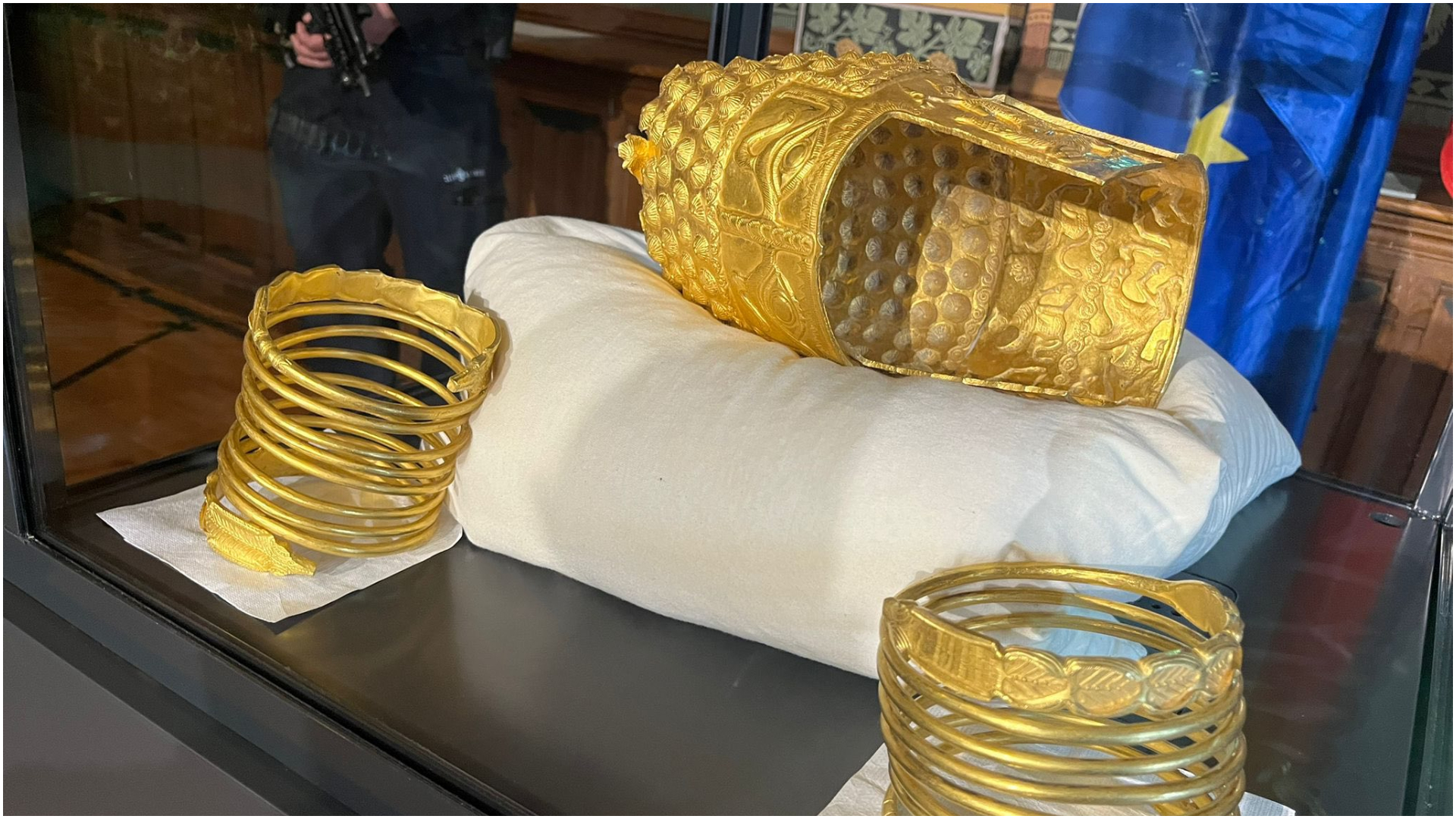 Artefactele dacice recuperate de autoritățile olandeze rămân, deocamdată, în Țările de Jos. Ministrul Culturii: Trebuie evaluate înainte de a fi aduse în țară, apoi va urma un plan de repatriere | AUDIO