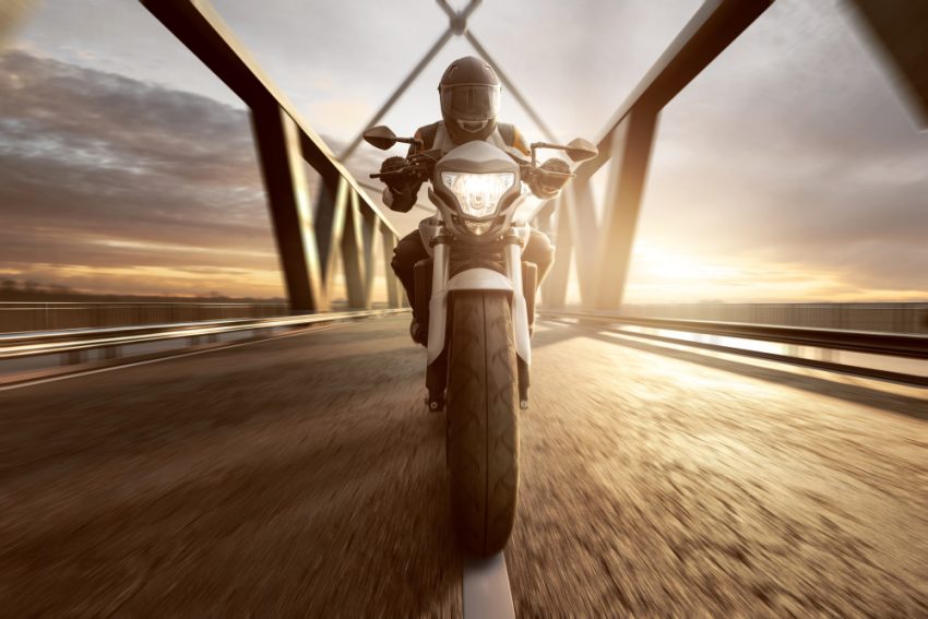Pentru ce tip de trasee sunt potrivite motocicletele naked? (P)