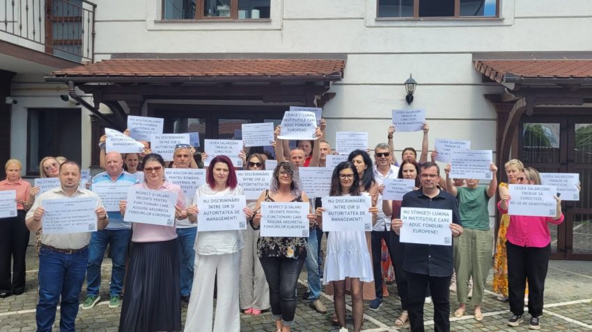 Sindicatul „MIPE Normalitate” cere să nu se mai facă presiun