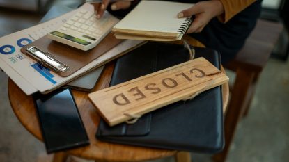 Numărul firmelor închise în România a crescut cu aproape 18% în primele șapte luni din 2026. Avertismentul președintelui IMM România