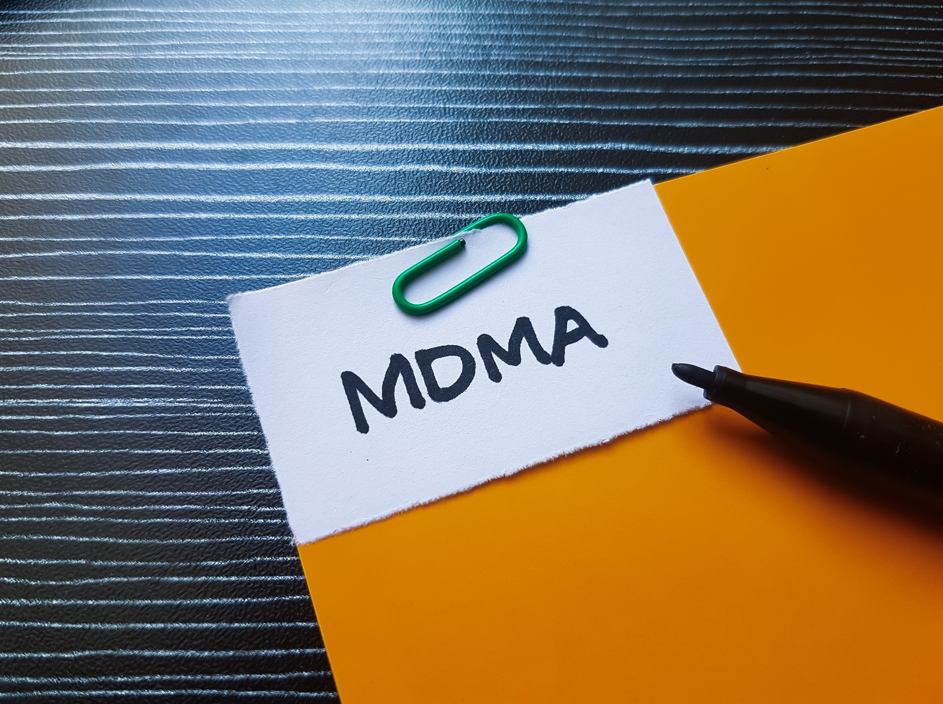 Noua Zeelandă aprobă MDMA în tratamentul formelor severe de stres post-traumatic