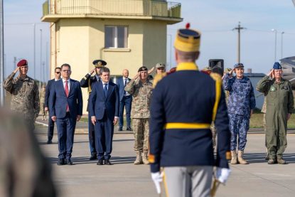 Președintele Nicușor Dan, mesaj de Ziua Armatei: „Armata este instituția în care românii au cea mai mare încredere”. Șeful statului a mai precizat că România va acționa ferm pentru a descuraja amenințările la granițele noastre