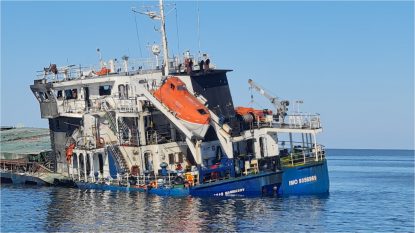 Navă turcească lovită de drone în Marea Neagră, în apropierea României. Un marinar a murit, iar bucătarul este dat dispărut. 11 membri ai echipajului au fost salvați